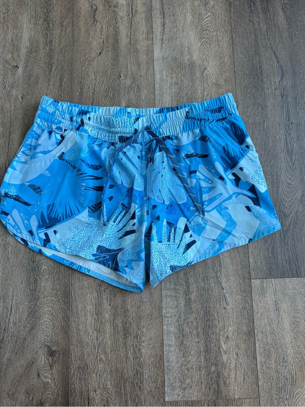 Blue World Wide Sportsman Women's Athletic Shorts Size Large